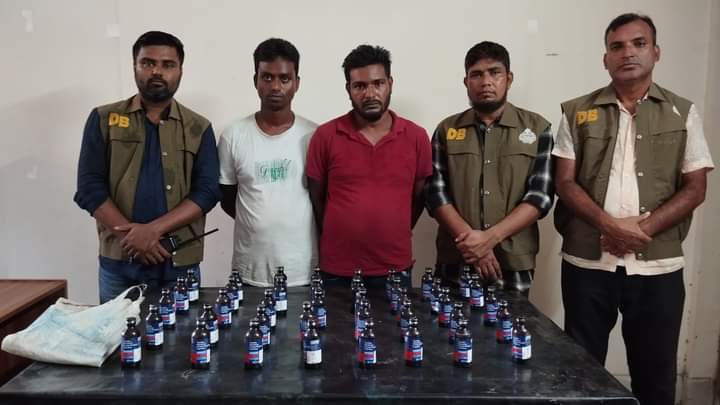 লালমনিরহাটে ফেন্সিডিল,মোটরসাইকেলসহ দুইজন গ্রেফতার