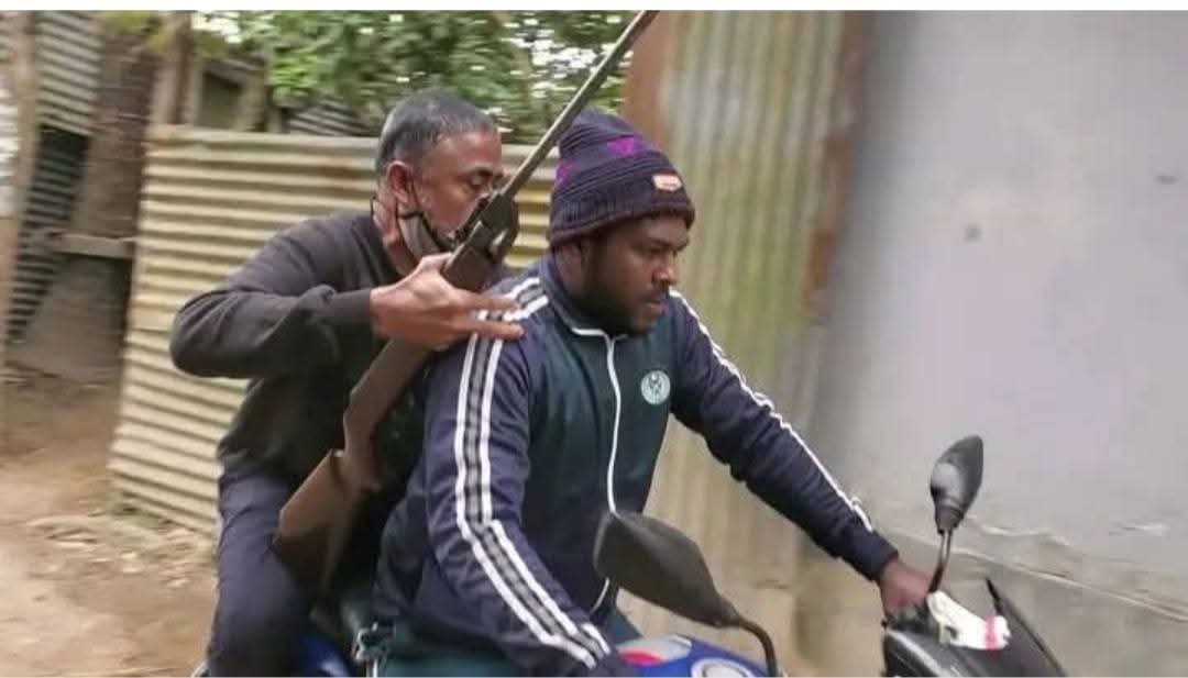রগুনায় কারারক্ষীর পাখি শিকার: বিভাগীয় মামলা রুজু