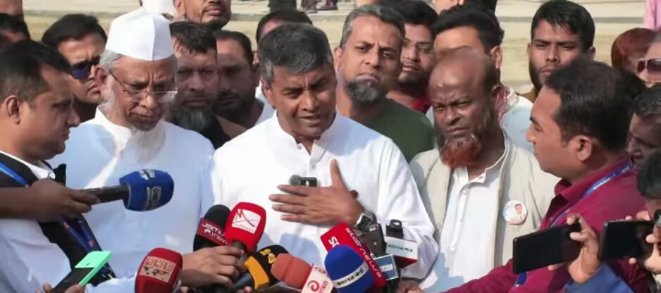 ধানের শীষের বিজয়ের পর সংবাদ সম্মেলনে ঢাকা-১৮ জনগণকে শুভেচ্ছা জানান এস এম জাহাঙ্গীর 
