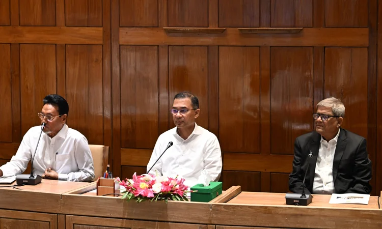 প্রধানমন্ত্রীর সঙ্গে সরকার দলীয় এমপিদের বৈঠক, সংসদের প্রথম অধিবেশন ঘিরে কৌশল নির্ধারণ