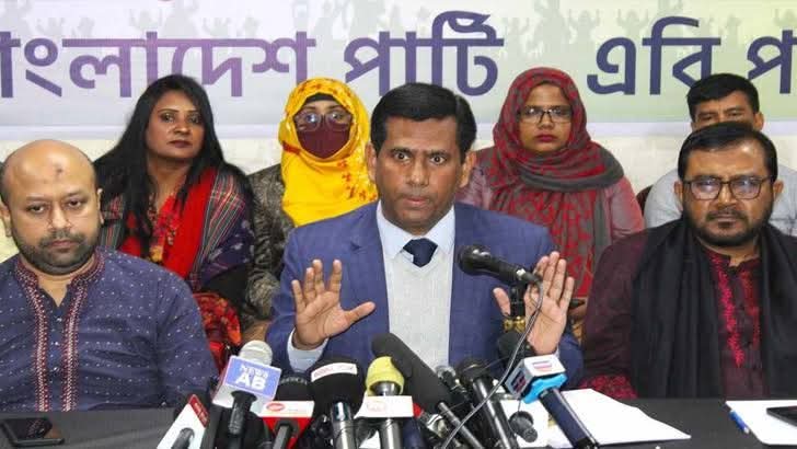 সাবেক চীফ প্রসিকিউটর তাজুল ইসলামকে ঘিরে দেশত্যাগ ও সিসিটিভি ফুটেজ গায়েবের অভিযোগ—তদন্তের দাবি