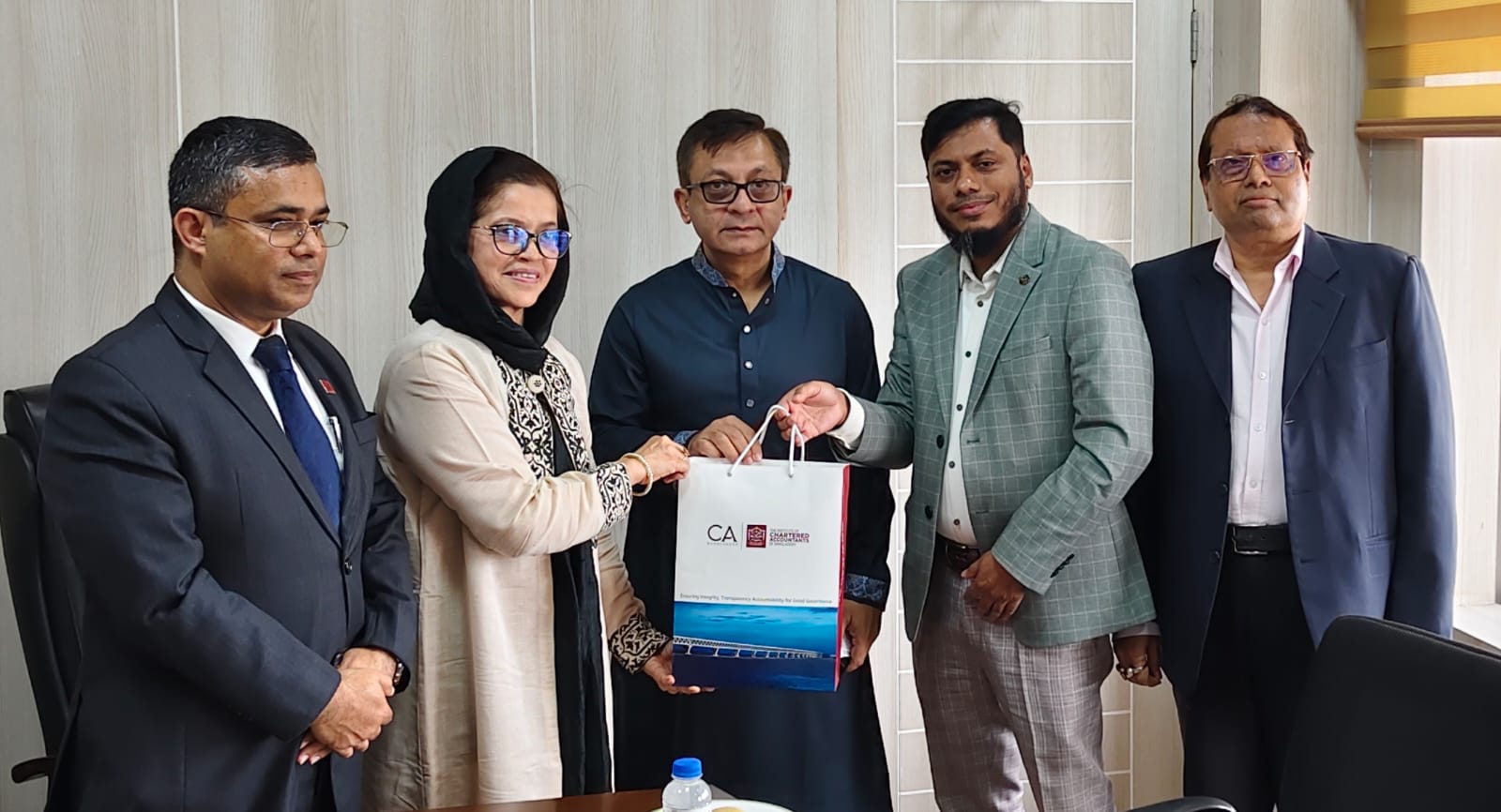 বাণিজ্য মন্ত্রীর সঙ্গে আইসিএবি প্রতিনিধিবৃন্দের সাক্ষাৎ