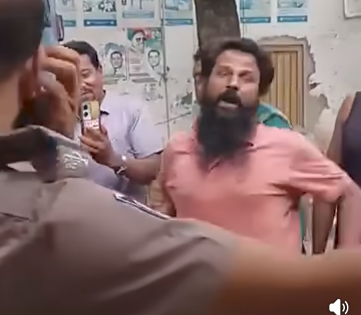 আদালতে যাওয়ার পথে সাংবাদিকদের ওপর হামলা: