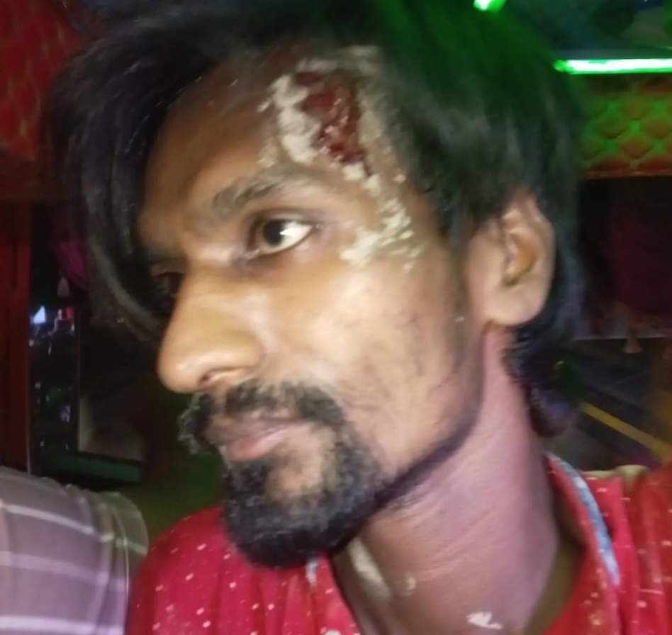 ধউর বেড়িবাঁধ ব্রীজ এলাকায় স্মার্ট পরিবহনের হেলপারকে মারধর, থানায় জিডি